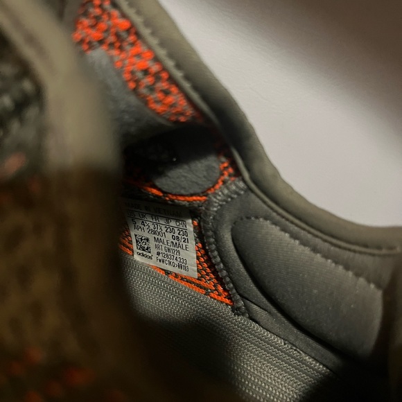 Yeezy size 5 unisex - Picture 3 of 8